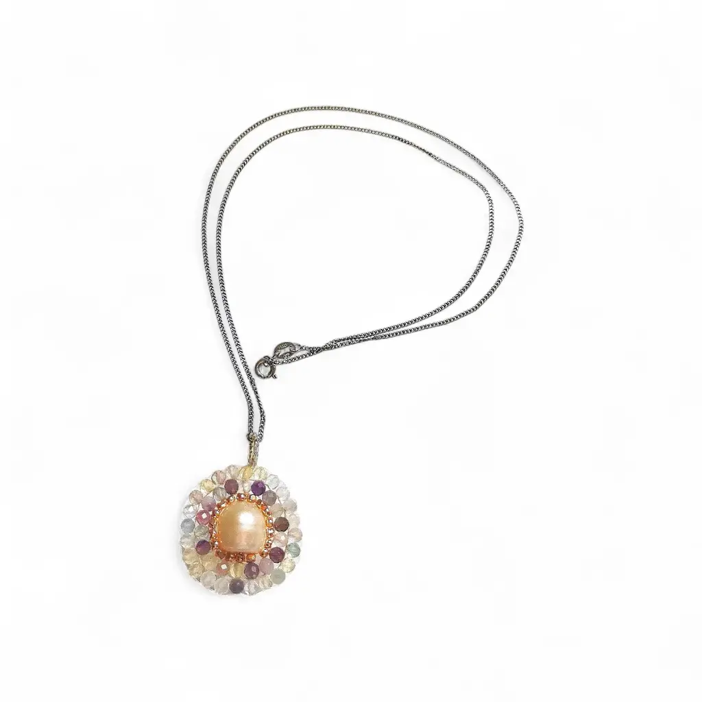 Freshwater pearl necklace with amethysts