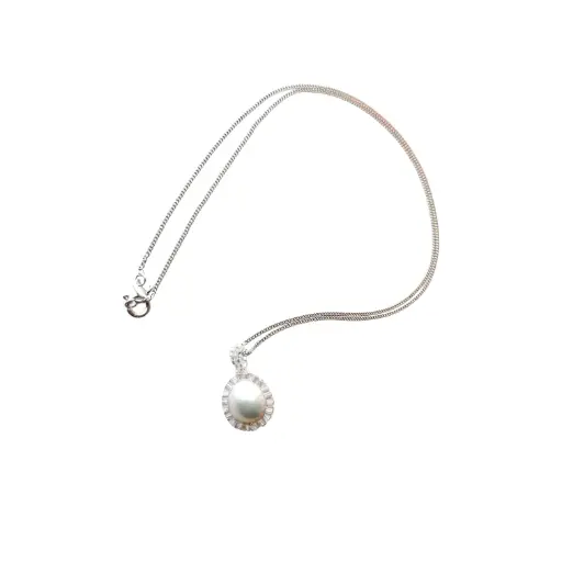 Freshwater pearl necklace 